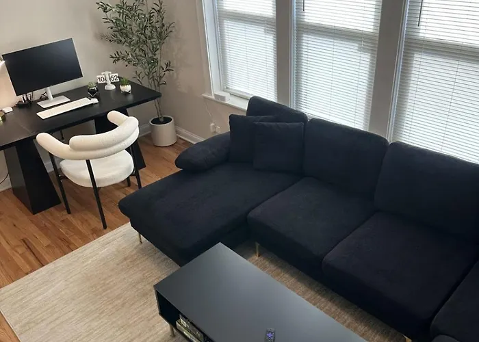 Private Workspace • Sleeps4 • Modern Stylish * Chicago
