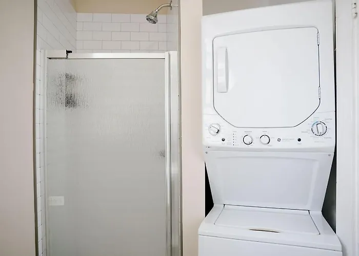 Private Workspace • Sleeps4 • Modern Stylish