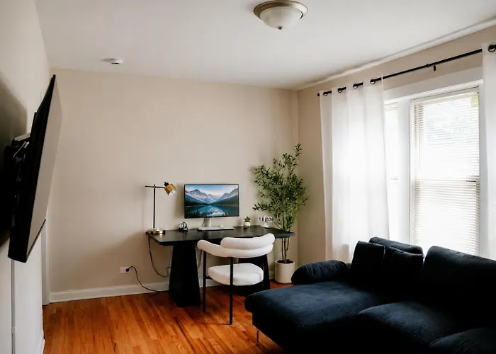 Private Workspace • Sleeps4 • Modern Stylish